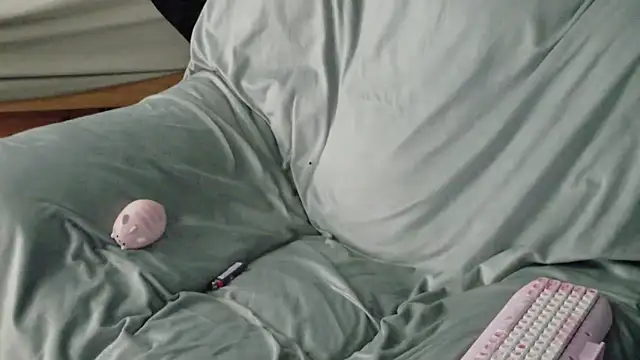 kittenkisses3: διαδικτυακό σόου στην κάμερα