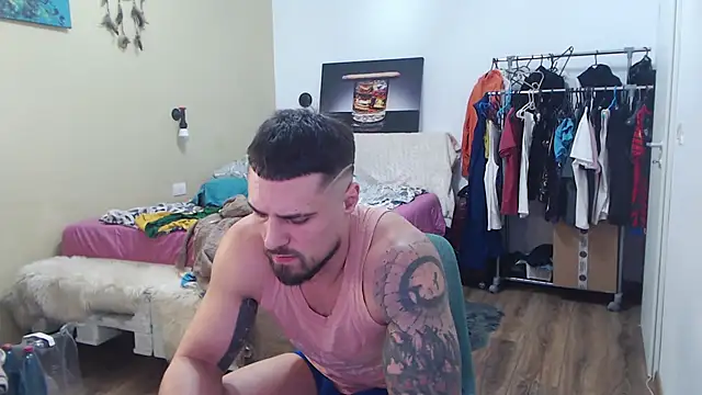 Chatroom XXX en direct de Tiberius_hunk