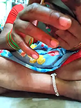 Tamilselviroja- Adlı Modelin Canlı XXX Sohbeti