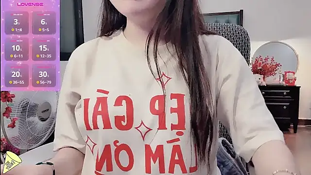 Caryln-Bun Chat XXX live