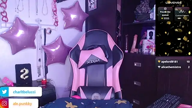 Онлайн чат XXX charlotbelucci_