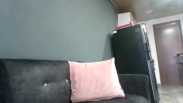 Berry_Bans Chat XXX in diretta