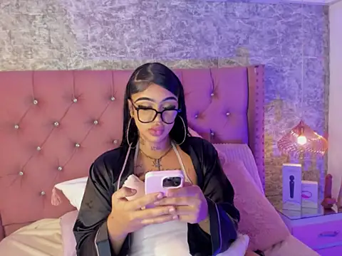 Czat XXX na żywo – Mia_Jansen