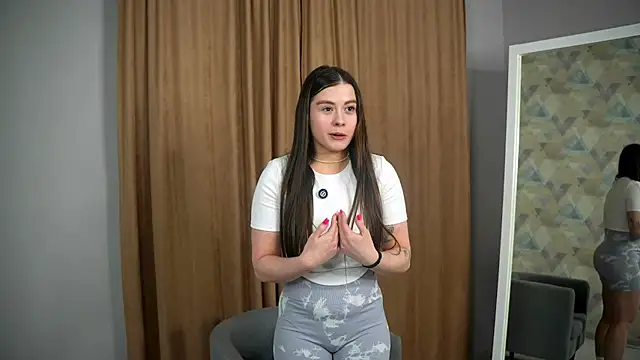 XXX chat uživo modela JoiRamella