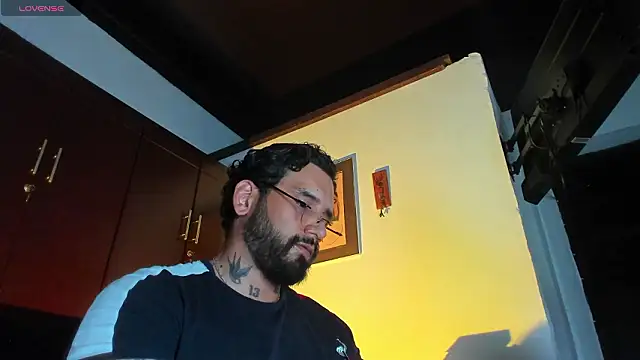 CamiloGray_ Live XXX-Chat