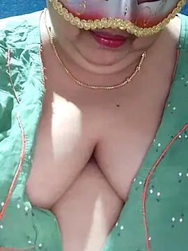 tamilthanushri's Live XXX Chat