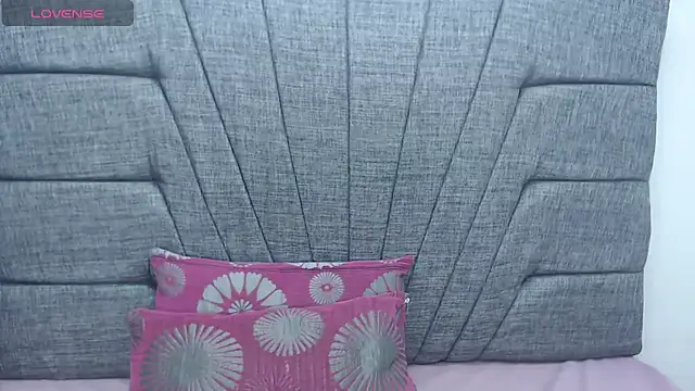 Chat +18 de LindaKardi ao vivo