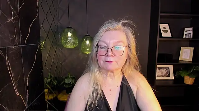 NataliMellow Adlı Modelin Canlı XXX Sohbeti