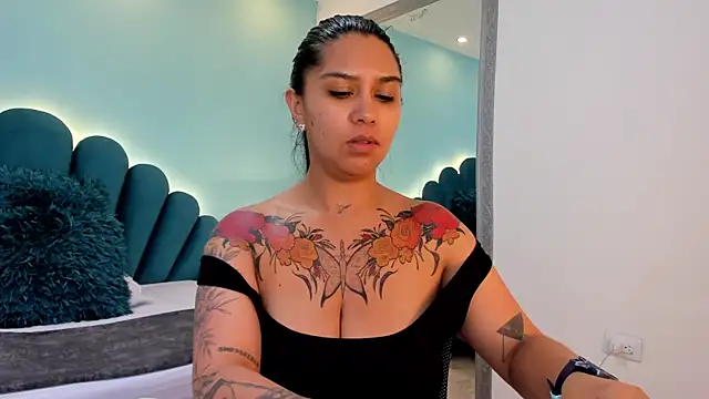 sharlott18 Chat XXX in diretta