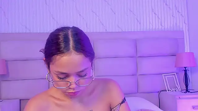 Czat XXX na żywo – CarolineFyre