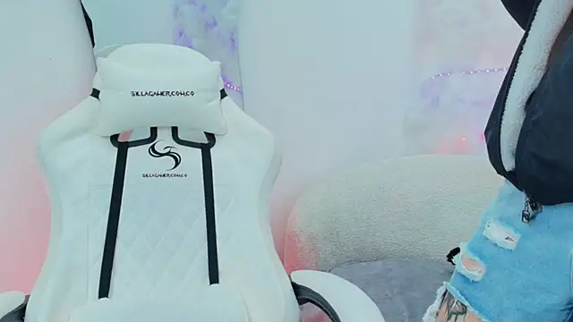 Chat +18 de Niicky_Sweet ao vivo