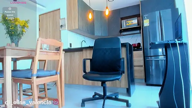 XXX chat uživo modela fitnolan