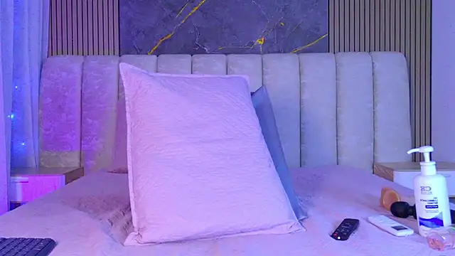 mia_scot Adlı Modelin Canlı XXX Sohbeti