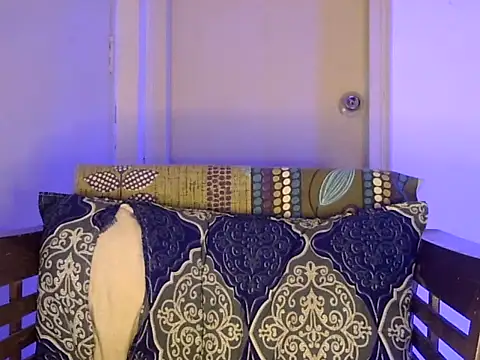 Chat +18 de YOUR__ALLY ao vivo