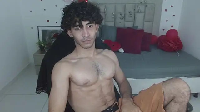 Caius_fox Adlı Modelin Canlı XXX Sohbeti