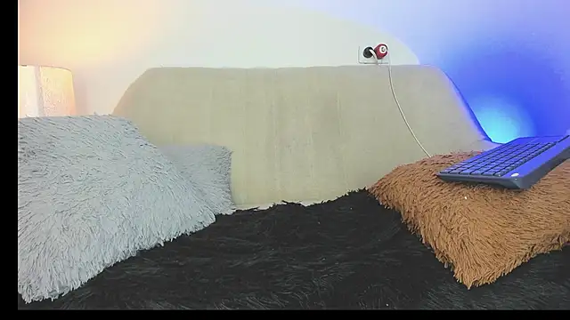 drakomilck1 Live XXX-Chat