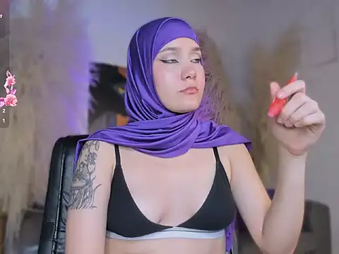 Amina_Hind: διαδικτυακό σόου στην κάμερα