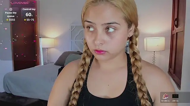 MikaelaStone Live XXX Chat