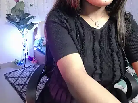 Naughtyy_stripgirl Pertunjukan Webcam