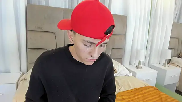 irvin_keyes: διαδικτυακό σόου στην κάμερα