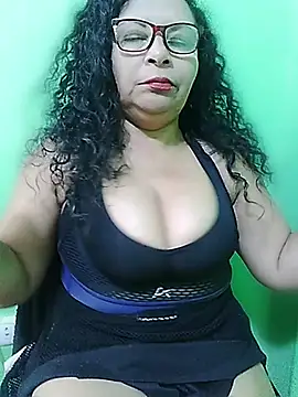 Amarantha25 Adlı Modelin Canlı XXX Sohbeti