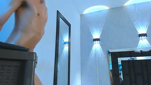 Show modela elian_7 na web-kameri