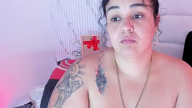 แชท XXX สดของ Reginavegaa