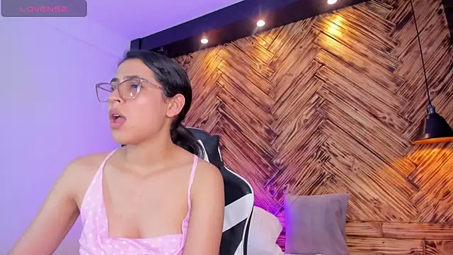 Chat +18 de desireee_ ao vivo