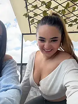 Antonella_Julieta élő XXX-chatje