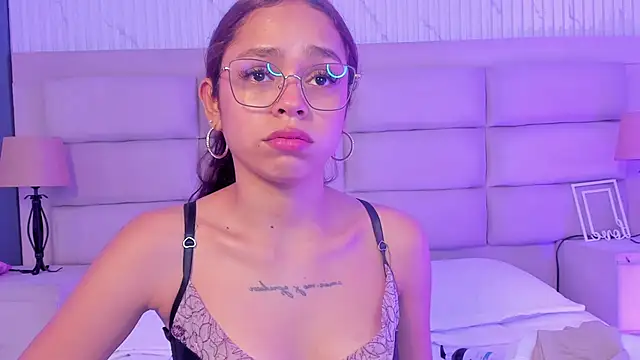 CarolineFyre 现场XXX聊天