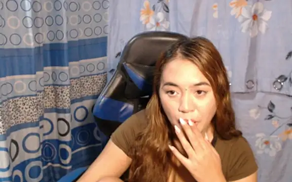 urlover_mae26's Live XXX Chat