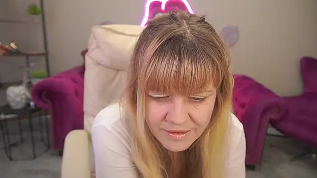 XXX chat uživo modela BellaLaPetit