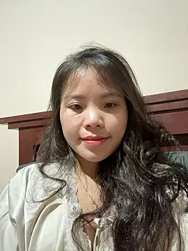 Pokazy przed kamerką – Bella_7777