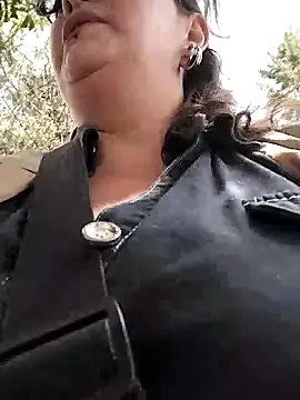 _Saraqueenn Live XXX chat