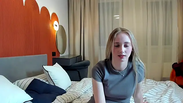 XXX chat uživo modela TraceeRebollar