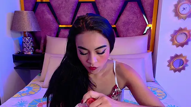 Leslie_Bussh_ Live XXX-chat