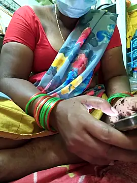 Tamilselviroja- – Live XXX-chat