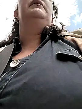 Pertunjukan Kamera Web _Saraqueen