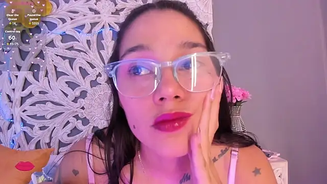 Chat +18 de loraineblake ao vivo