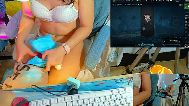 minakitsume's Live XXX Chat