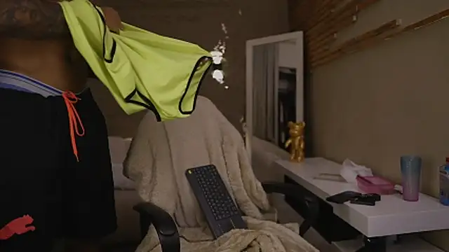 دردشة Logan_Varela الجنسية المباشرة