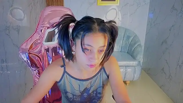 serabella_s Adlı Modelin Canlı XXX Sohbeti