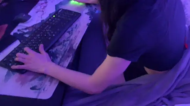 دردشة CeriseLapine الجنسية المباشرة