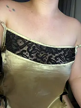 CoraVibes 现场XXX聊天