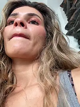 cuteluci_ élő XXX-chatje