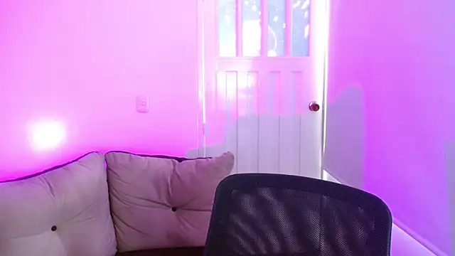 milfroussen Live XXX chat