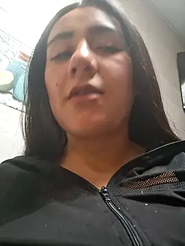 Chatroom XXX en direct de CAROLINE__07