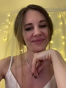 Chat +18 de LucieMack ao vivo