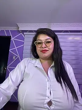 MiiaaJoness: онлайн-секс-чат