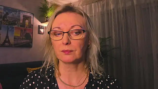 Show modela vanessa_chat na web-kameri